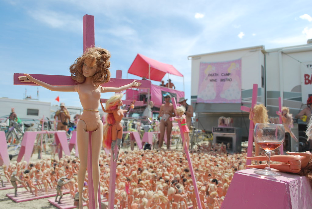 Le camp de la mort de Barbie de Burning Man  Zzzzzzzzzzzzzzzzzzzzzzzzzzzzzzzzzzzzzzzzzzzzzzzzzz