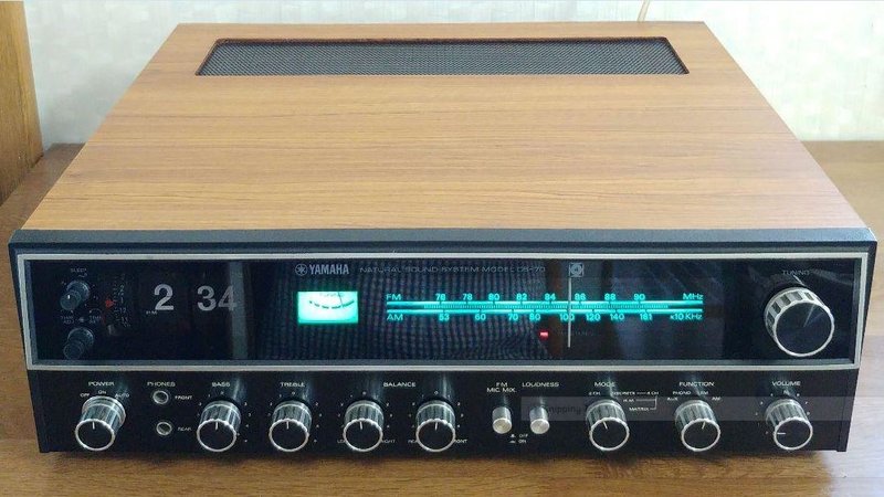 [Bild: YAMAHA-CS-70-JPG-II.jpg]