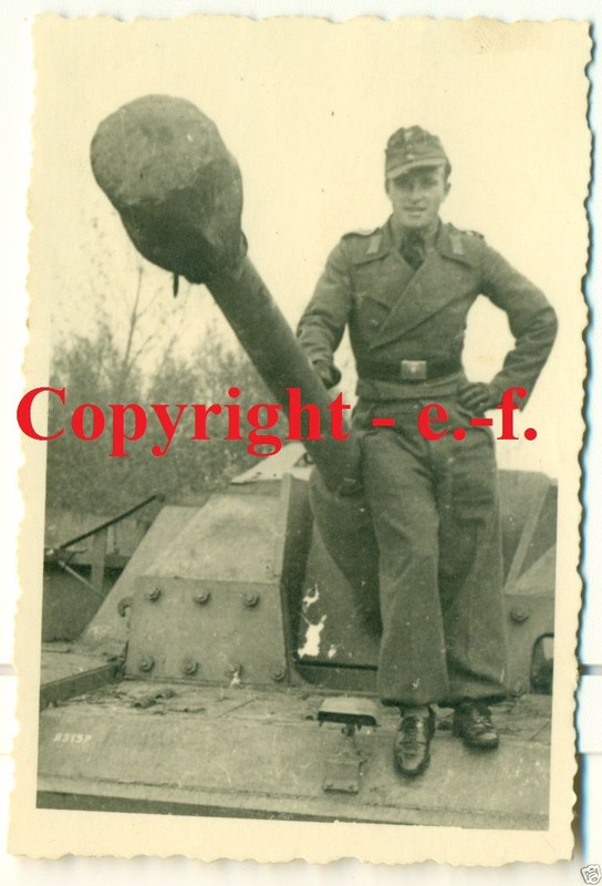 FOTO - STURMGESCHÜTZ - STUG-MANN auf selt. Sturm