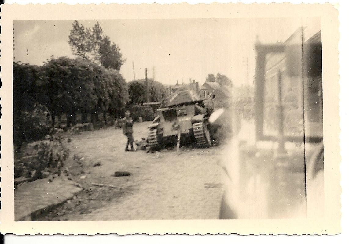 Orig.Foto Französische Beute - Panzer Tank Renau