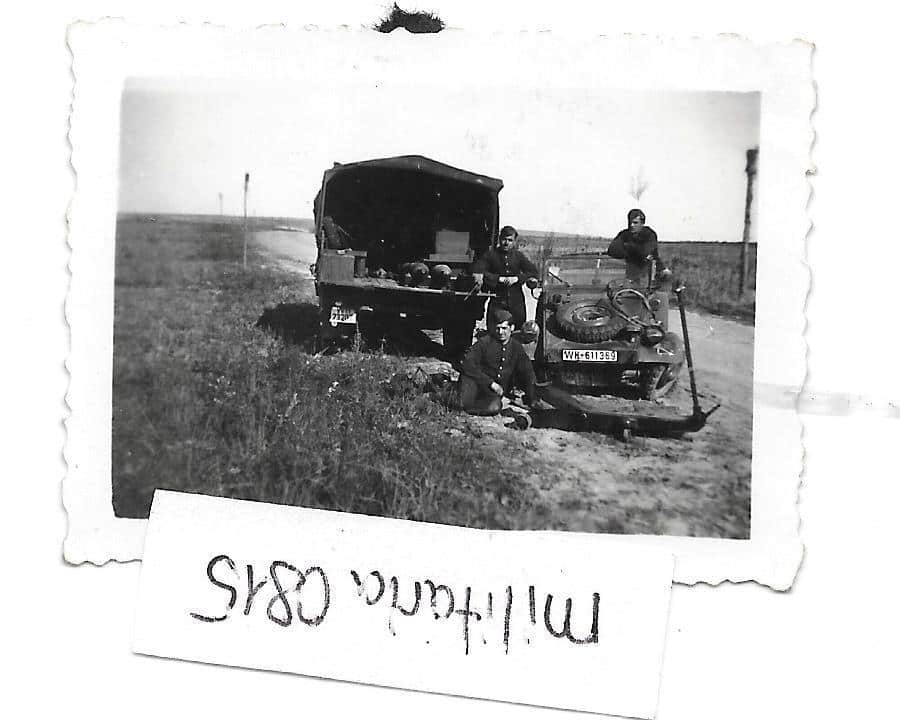 Foto 1943 VW Kübelwagen mit Achsschaden würd Rep
