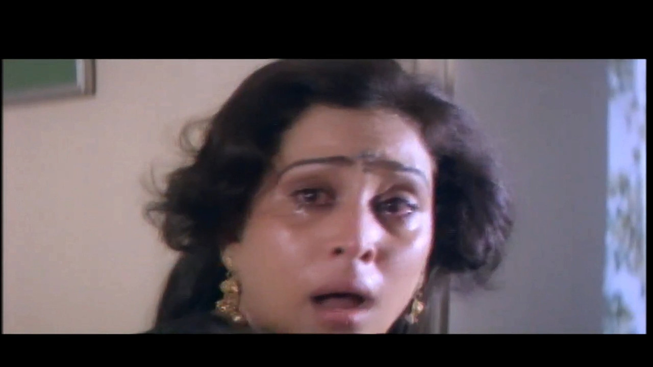 Geetha Molesting attempt from Aaj Ka Goonda Raaj mp4 snapshot 00 22 578