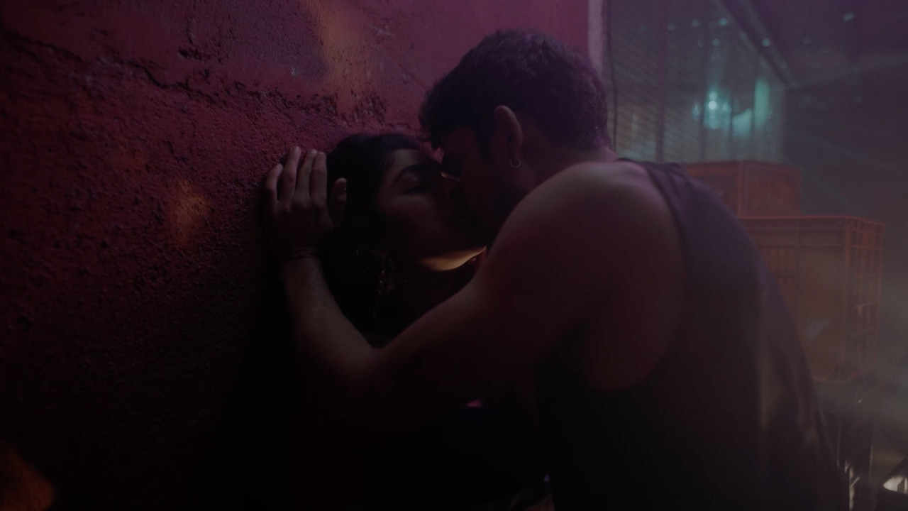 [Image: Rima-Kallingal-Lalanna-Song-00-00-52-23-Still009.jpg]