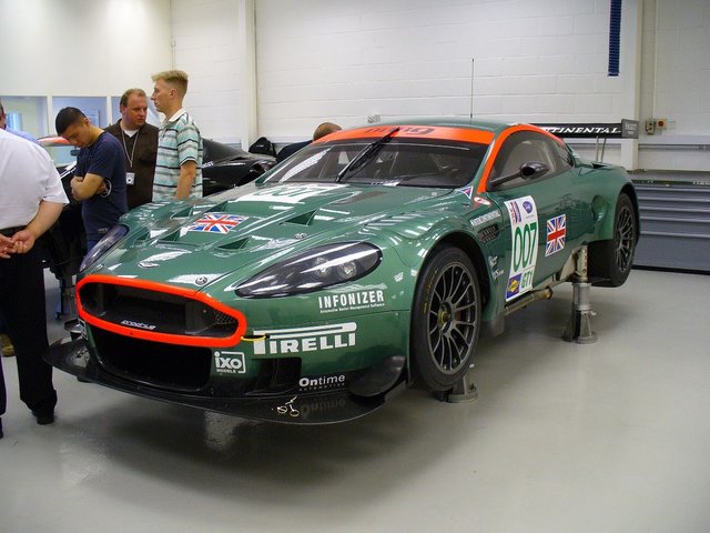 Aston-Martin-DBR9-GT1-2006-No-007.jpg