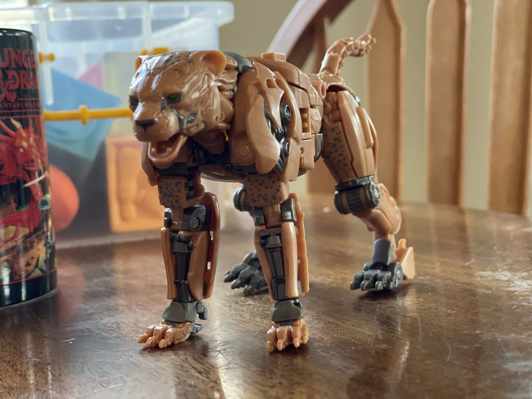 Studio-Series-ROTB-Voyager-Cheetor