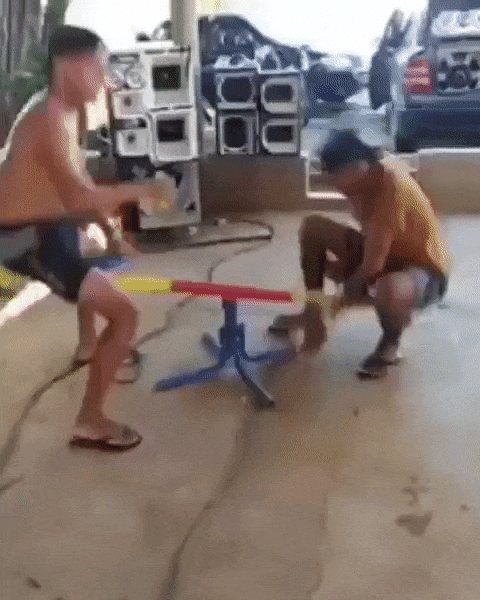 https://i.postimg.cc/pTDxNCyR/ezgif-4-a090907e4ee9.gif