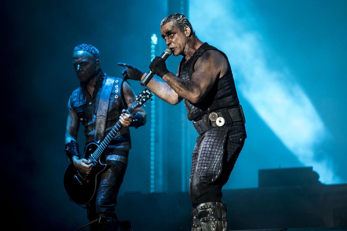 Группа rammstein концерты. Рамштайн духаст концерт. Рамштайн концерт в берлине. Концерт рамштайн 2012. Rammstein live is.