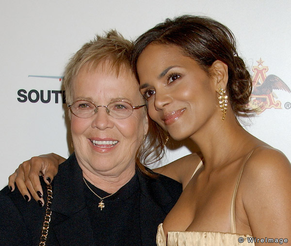 Photo of Halle Berry  & her Mother  Judith Ann Hawkins