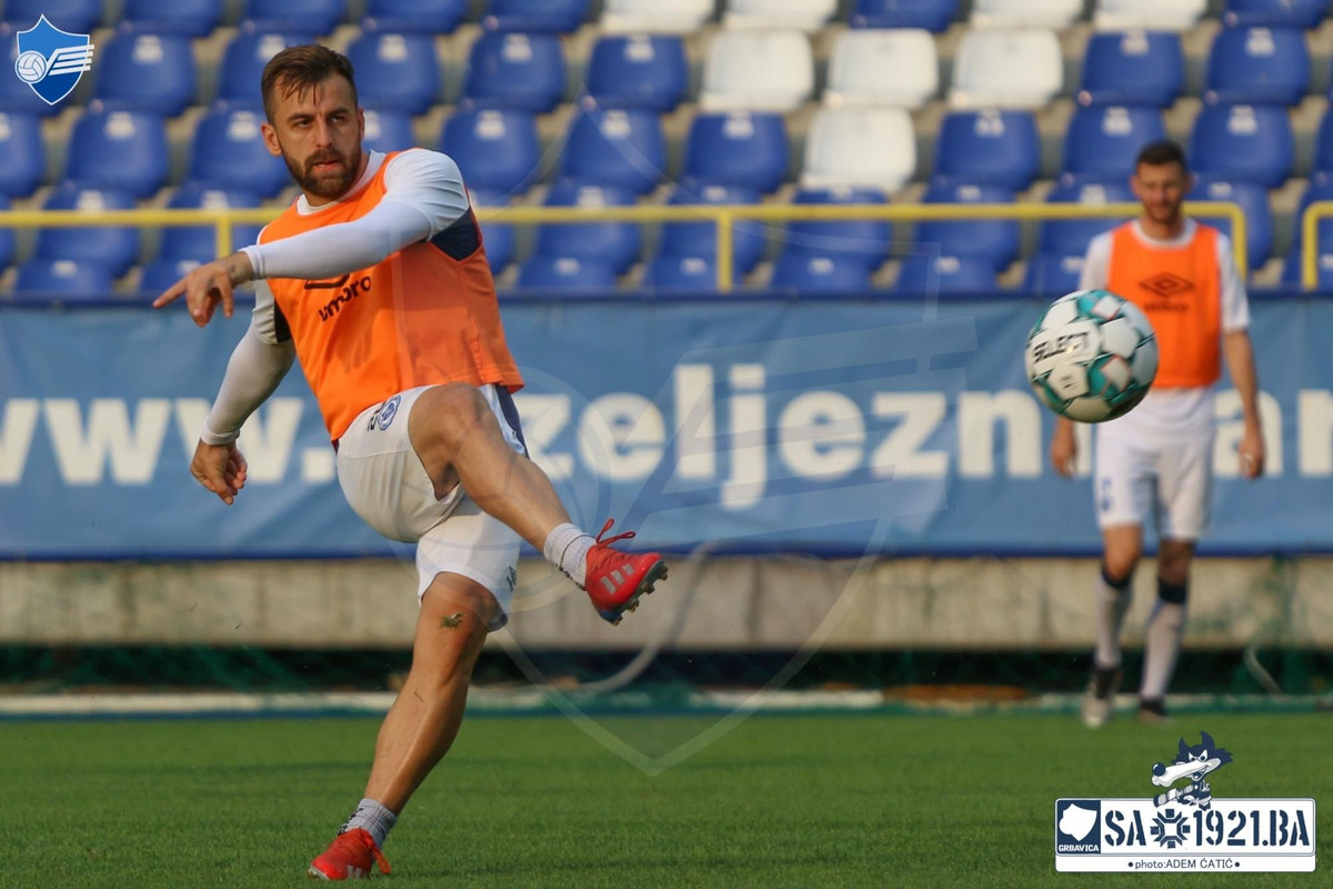 818287DF-C8C9-4348-81DF-0FAEF7792948