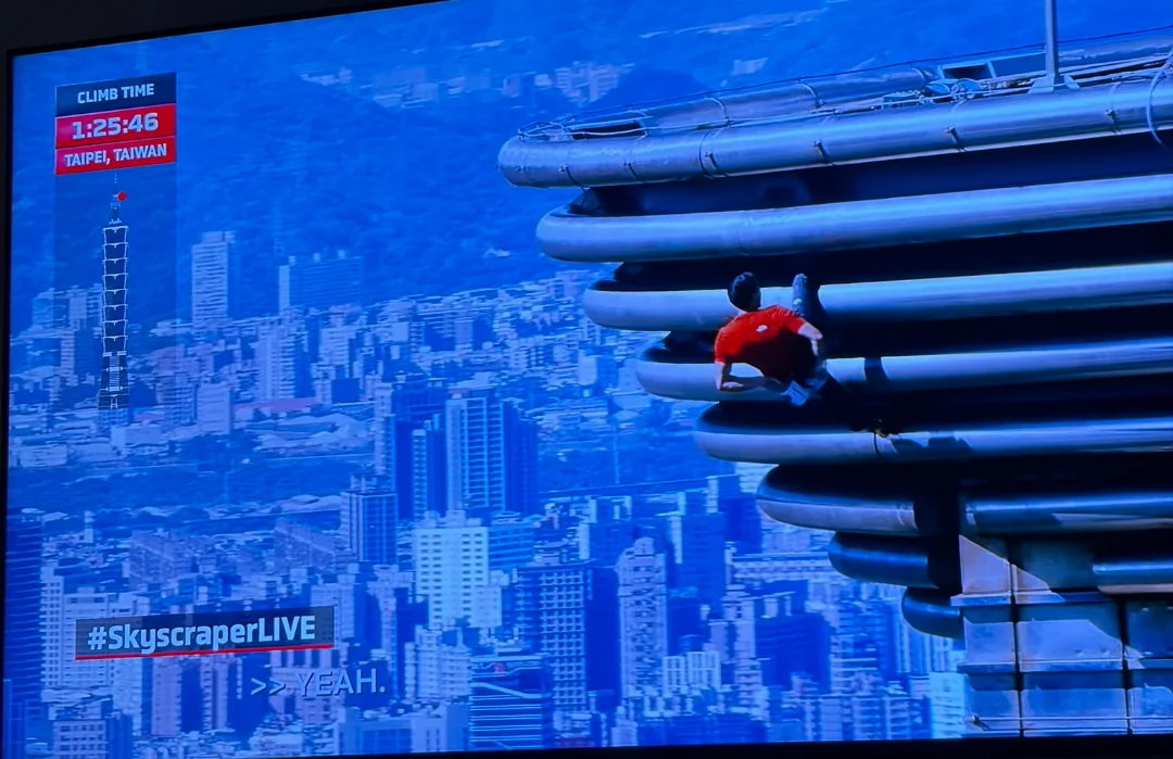 alex-honnold-using-his-legs