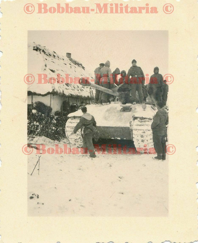 Russland Panzerkampfwagen V Panther Panzer 5 weiße Winter Tarnung 1943 .