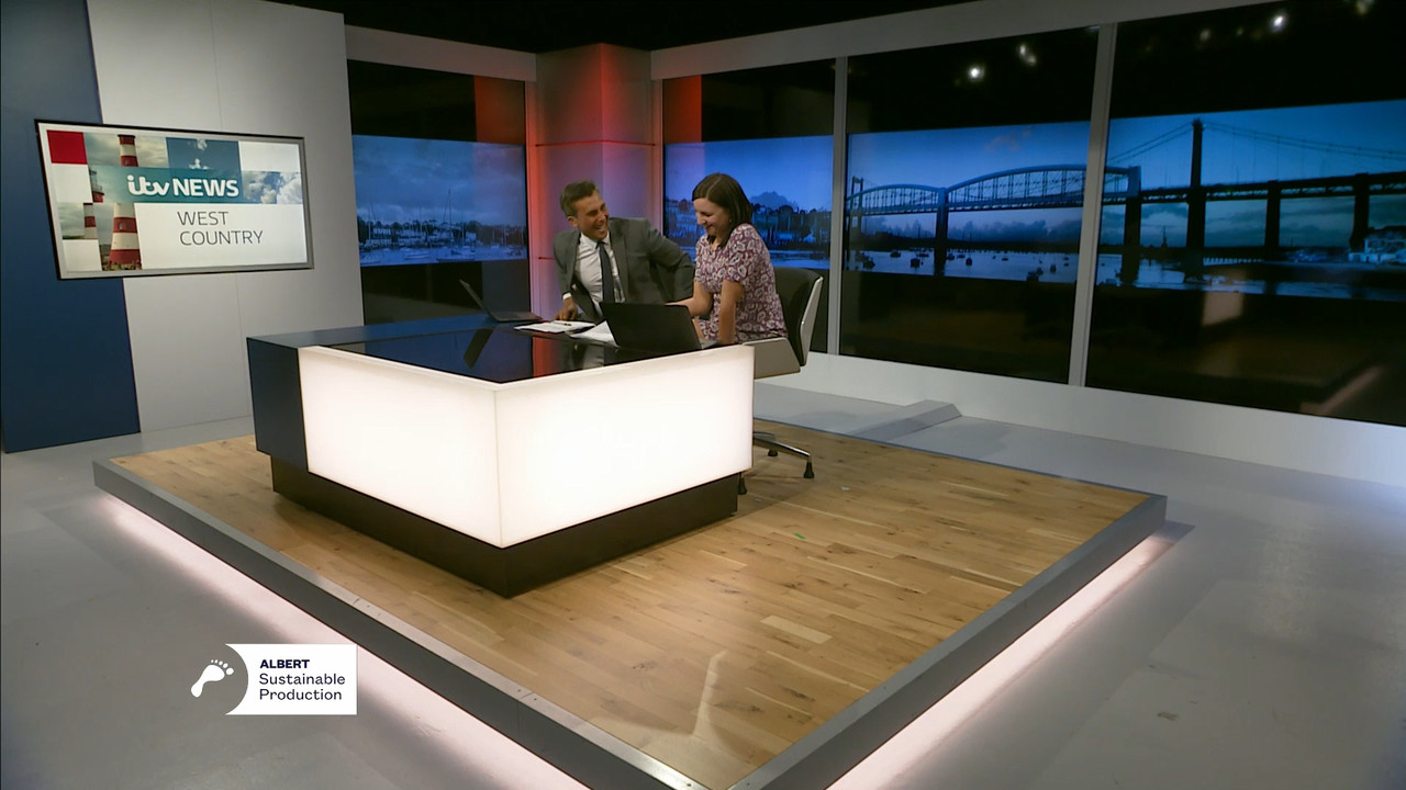 01.27 - 18.00.00 - ITV News West Country. Bringing you all the latest....ts_snapshot_30.43.514