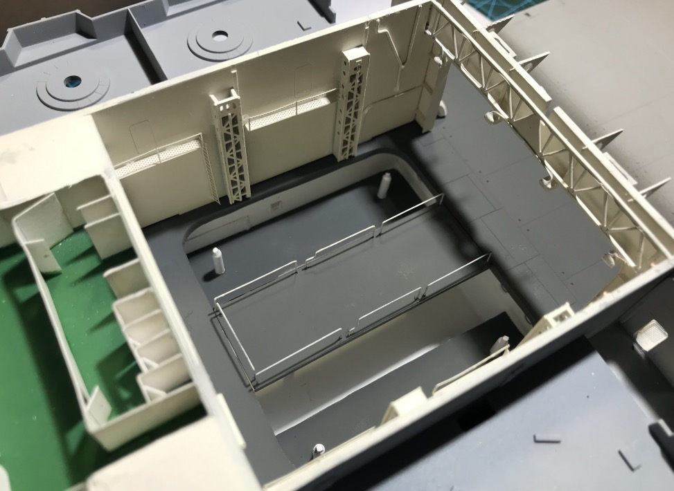 << USS Hornet CV-8 Merit International | N° 62001 | 1:200 >> - Page 5 Screenshot-2020-05-02-23-21-50-095