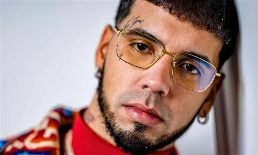 Anuel AA canta sin autotune y desata fuertes críticas