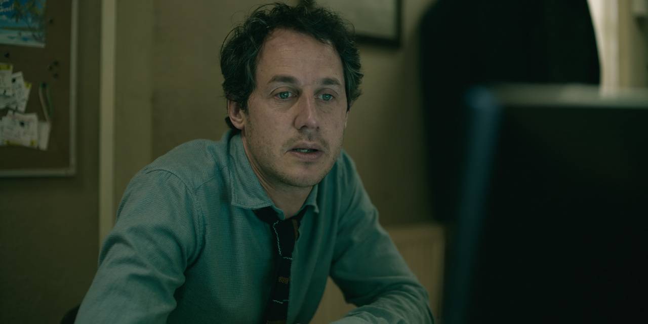 Slow.Horses.S01E01.Failure’s.Contagious.2160p.10bit.ATVP.WEB-DL.DDP5.1.HEVC-Vyndros.mkv_snapshot_15.