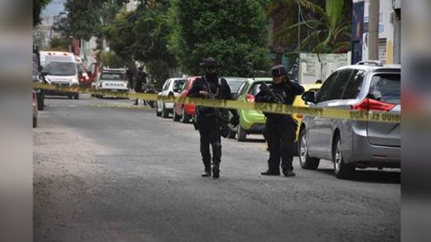 Elemento policíaco es asesinado a balazos durante enfrentamiento en Guanajuato