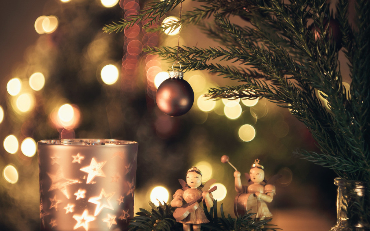 iolka-igrushki-prazdnik