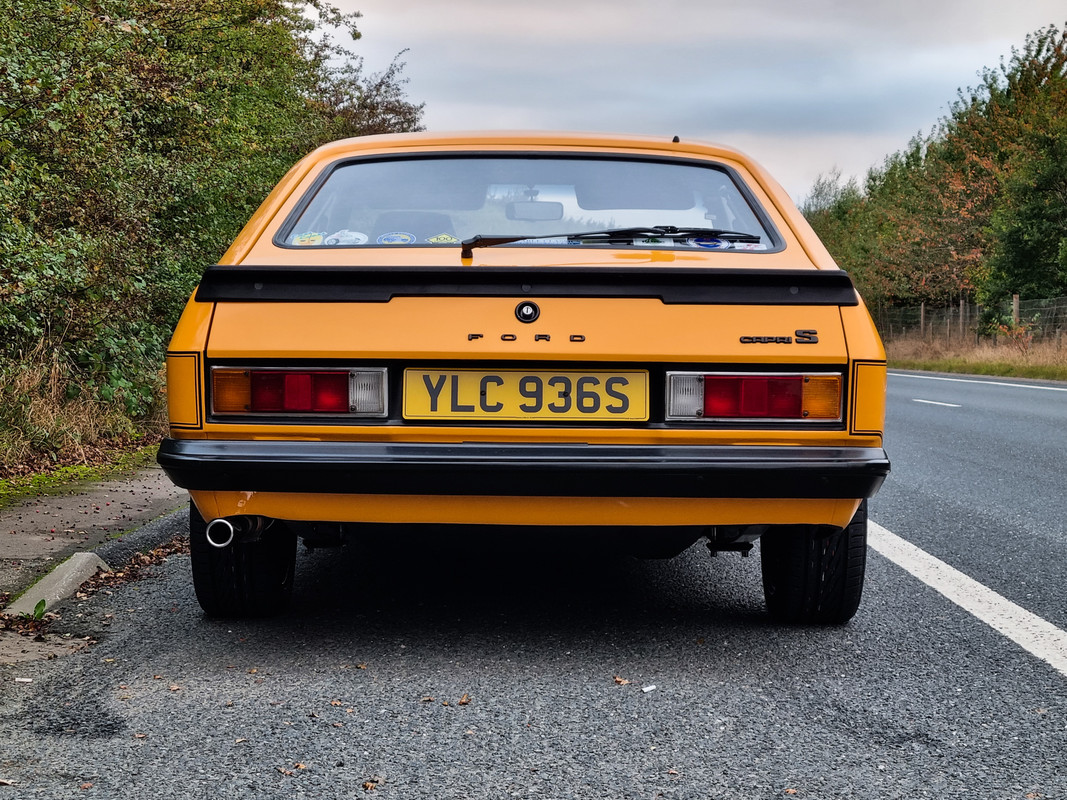 Signal Amber Ford Capri Mk2 2.0S