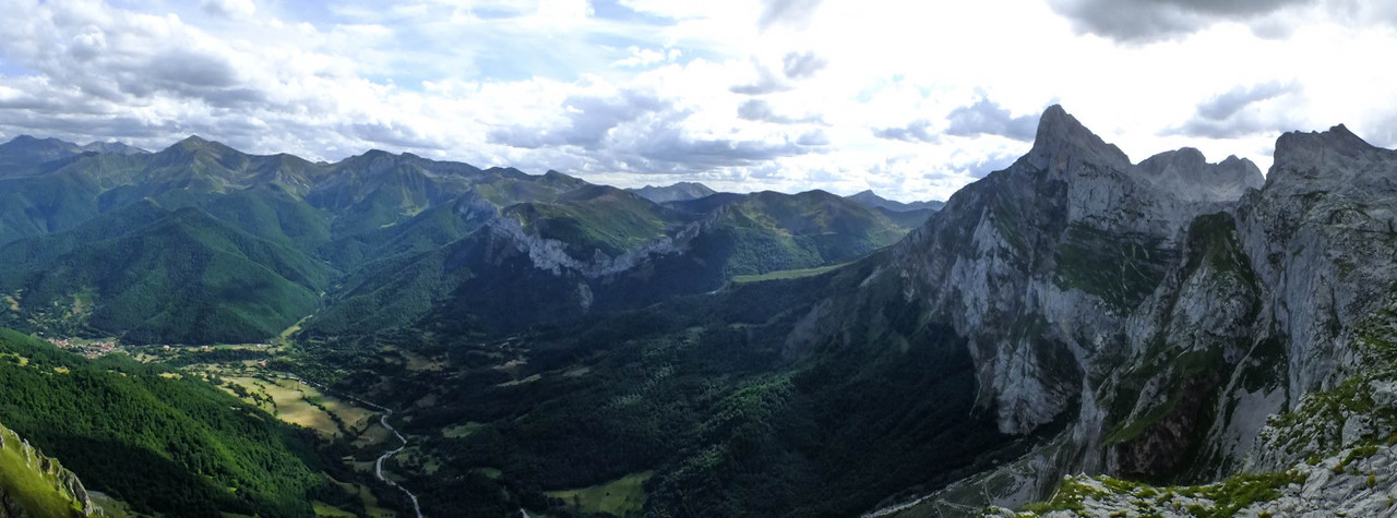 picos_de_europa_146___panorama_high_mountains_by_hermitcrabstock_d5crl38
