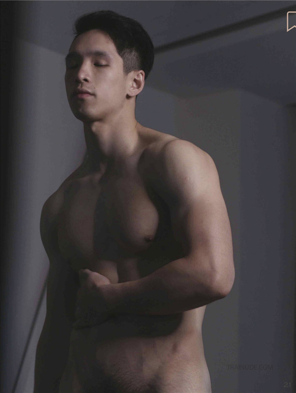 Private Space no.13 - Trai 6 múi đẹp với cặp mông mọng nước