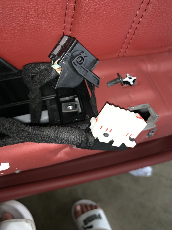 DD6CA2F9-F28E-46B2-B106-D023E16EBA4A