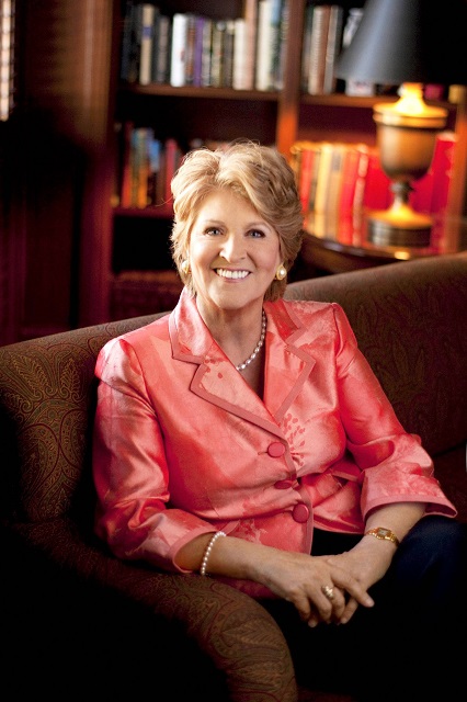 VL-FEAT-Fannie-Flagg-CA-Andrew-Southam