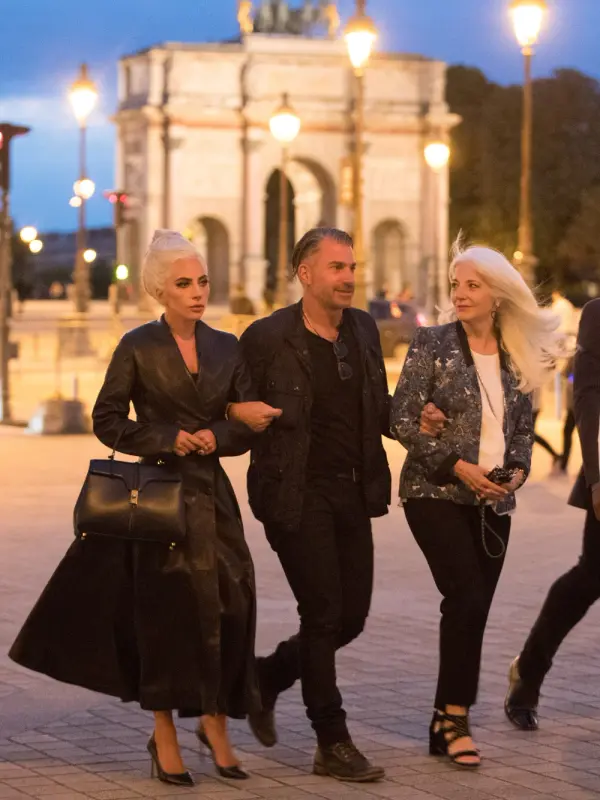 8-29-18-Arriving-at-the-Louvre-in-Paris-