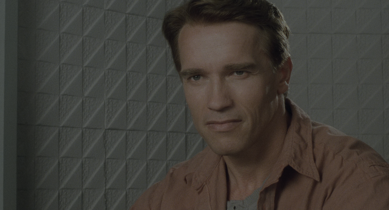 Atto di forza (1990) [BluRay Rip 2160p HEVC 10bit-HDR ITA-ENG DTS-AC3-SUBS] [M@HD].mkv_snapshot_00.0