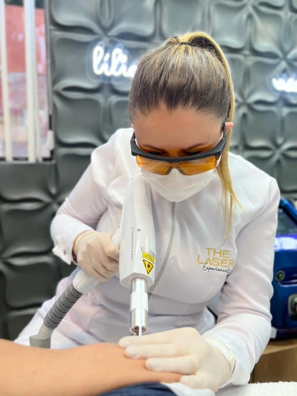 Angela Graciano profissional