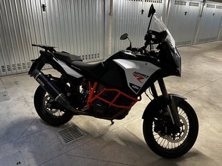 975A40A4-0F64-40D4-969D-4C9B65150B6A