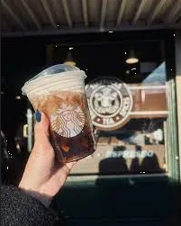 Fue a Starbucks y salió sorprendida del trato que recibió al ordenar