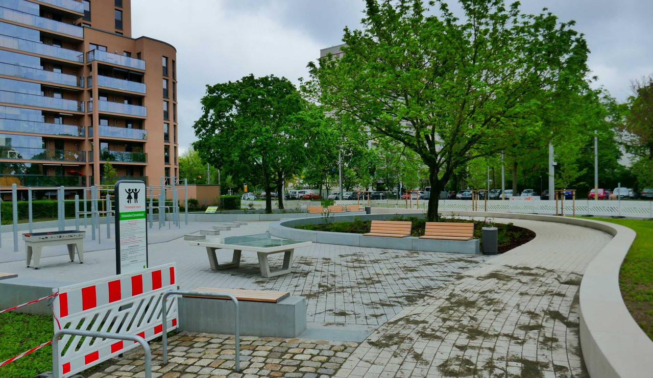 Bild: https://i.postimg.cc/pTYsHwDP/P1360254.jpg