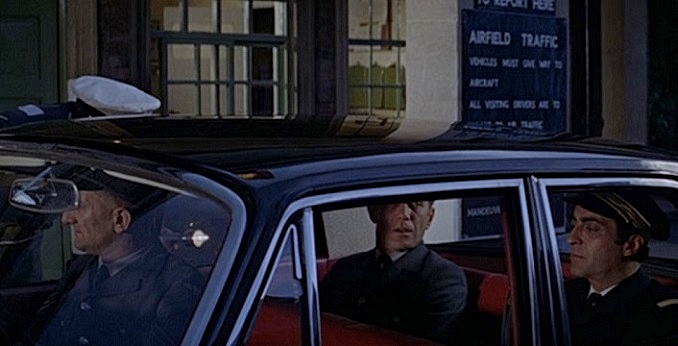 PETER-RAY-BURTON-THUNDERBALL-3-FOTOR.jpg