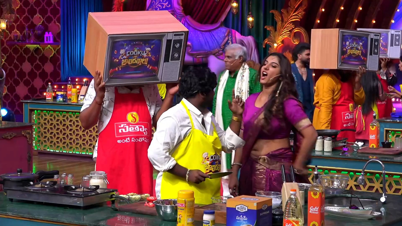 [Image: Vishnupriya-Sexy-Open-Big-Navel-Hole-Sho...22-020.jpg]