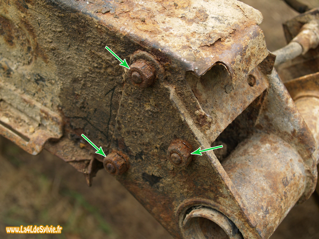 vis-palier-exterieur-gauche-train-arriere-4l