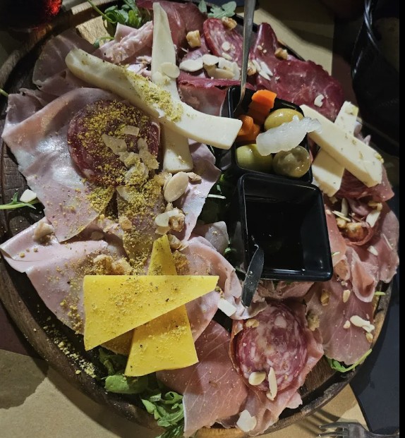 Tagliere di formaggi siciliani