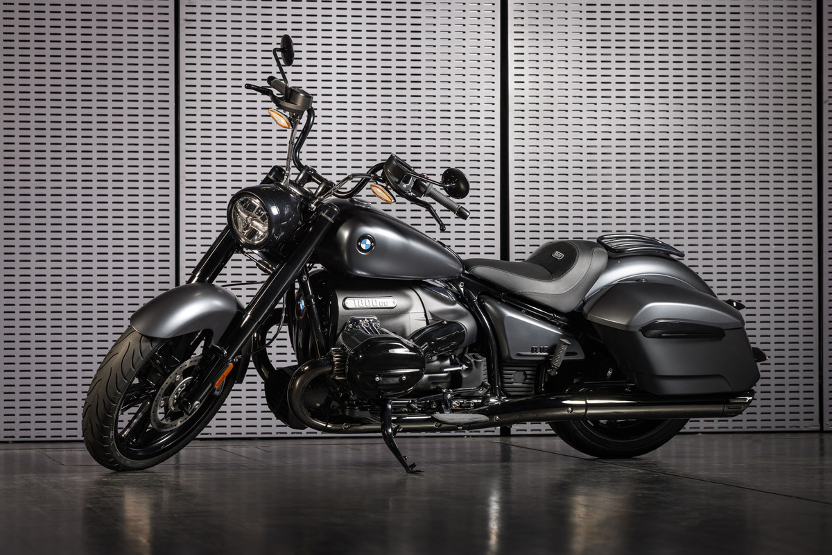 P90503598_highRes_bmw-r-18-roctane-stu