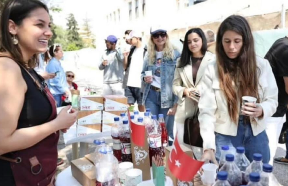 ΕΛΛΗΝΟΤΟΥΡΚΙΚΟΣ ΠΟΔΟΣΦΑΙΡΙΚΟΣ ΑΓΩΝΑΣ ΣΤΗ ΧΙΟ: ΠΑΡΑΔΕΙΓΜΑ ΕΘΕΛΟΝΤΙΣΜΟΥ ΑΠΟ ΤΟΥΡΚΟΥΣ ΚΑΙ ΧΙΩΤΕΣ