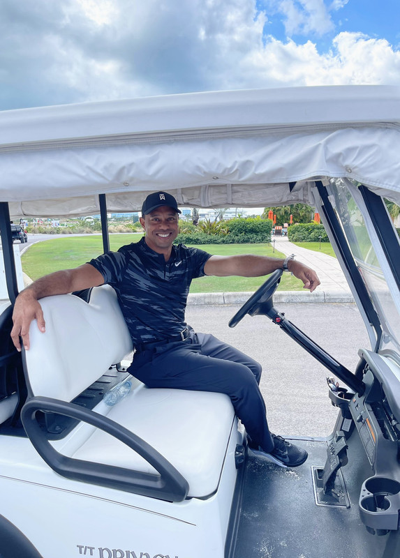 Tiger Woods anuncia su regreso al golf tras accidente