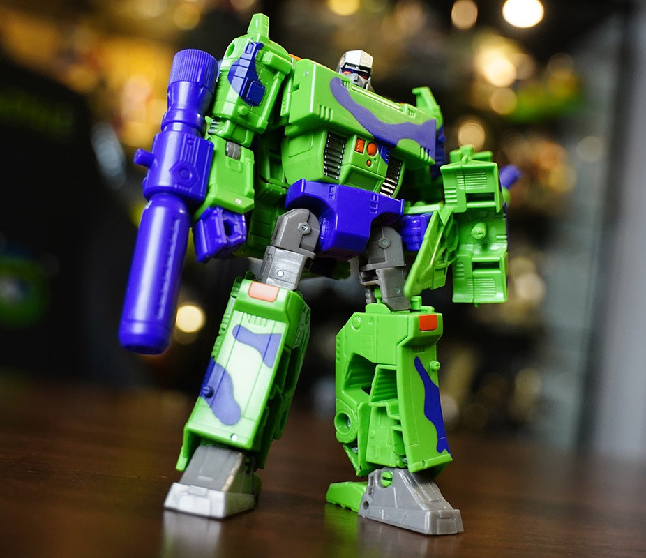 1598062304-hasbro-transformers-megatron-sandstorm-1