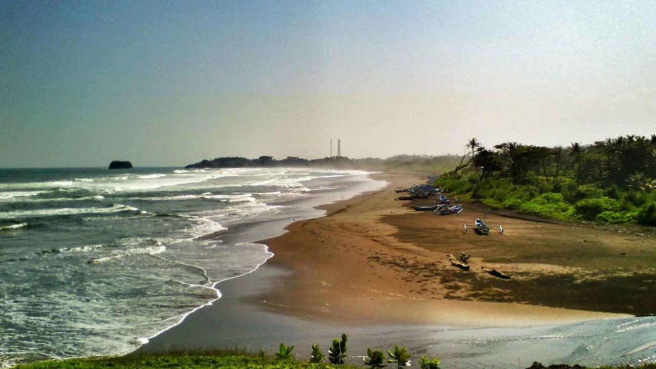 Pantai Cimanuk, Wisata yang Wajib Dikunjungi di Jawa Barat