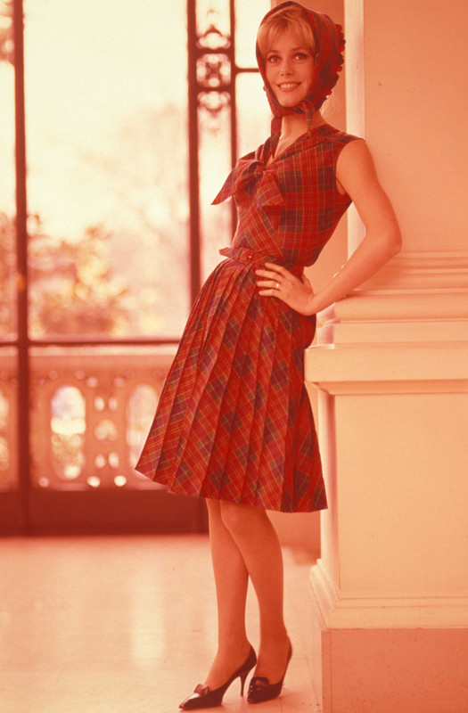 catherine_deneuve_mc68