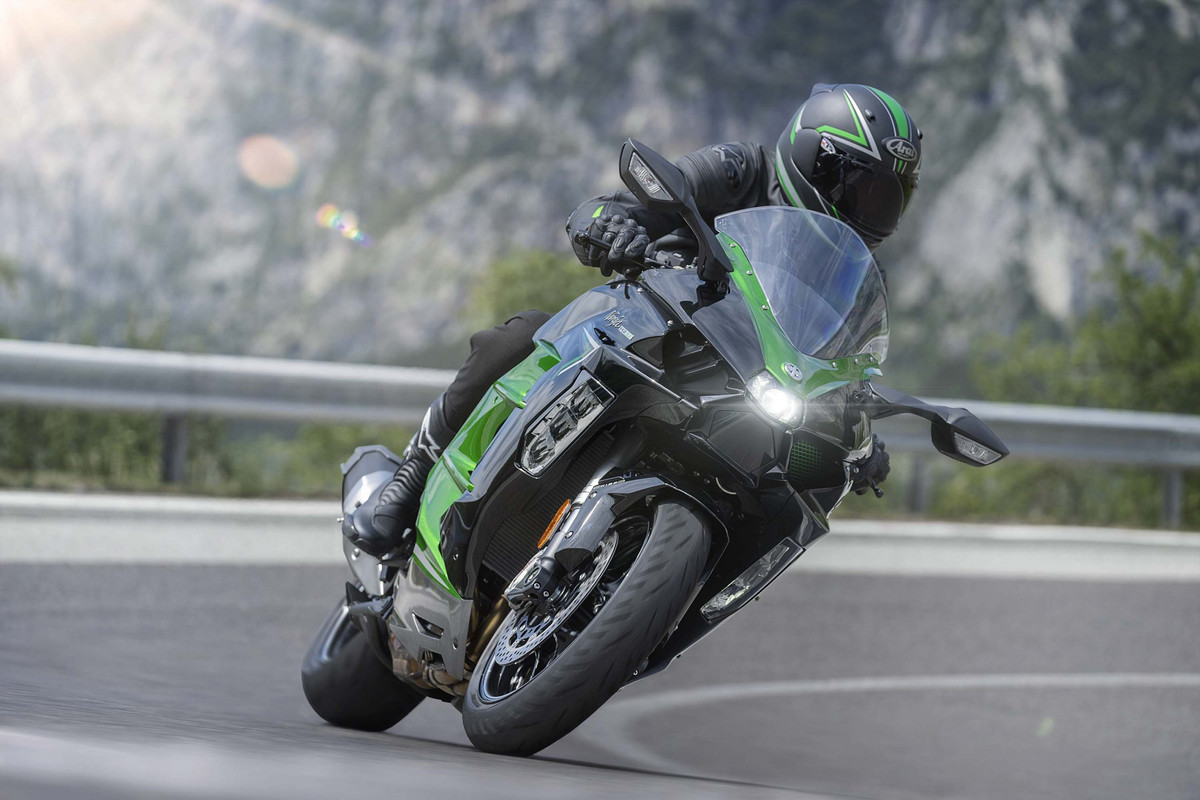 Спорттур Kawasaki Ninja H2 SX 2022 получил радар