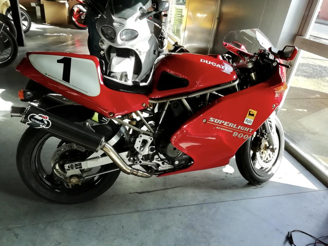 D933BE90-0900-47F4-B062-F647ECCA6B10