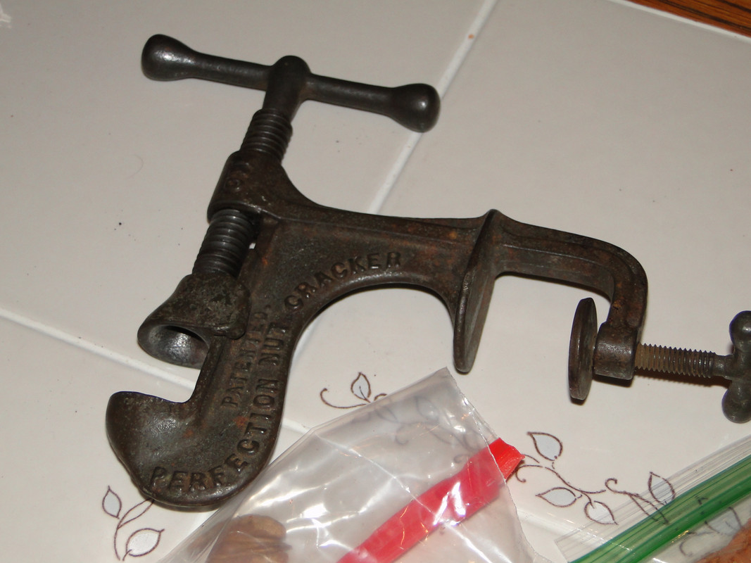 perfection nut cracker-1
