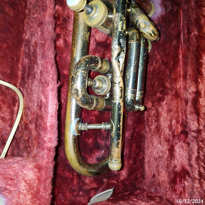 Conn 1940 8A cornet sn 332969 Order # 51058517 _ ShopGoodwill SHIPPING DAMAGE (1)