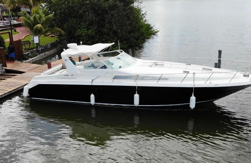 Shana 46 ft luxury yacht charter Cancun - Bathroom facilities and comfortable cabin for 15 guests