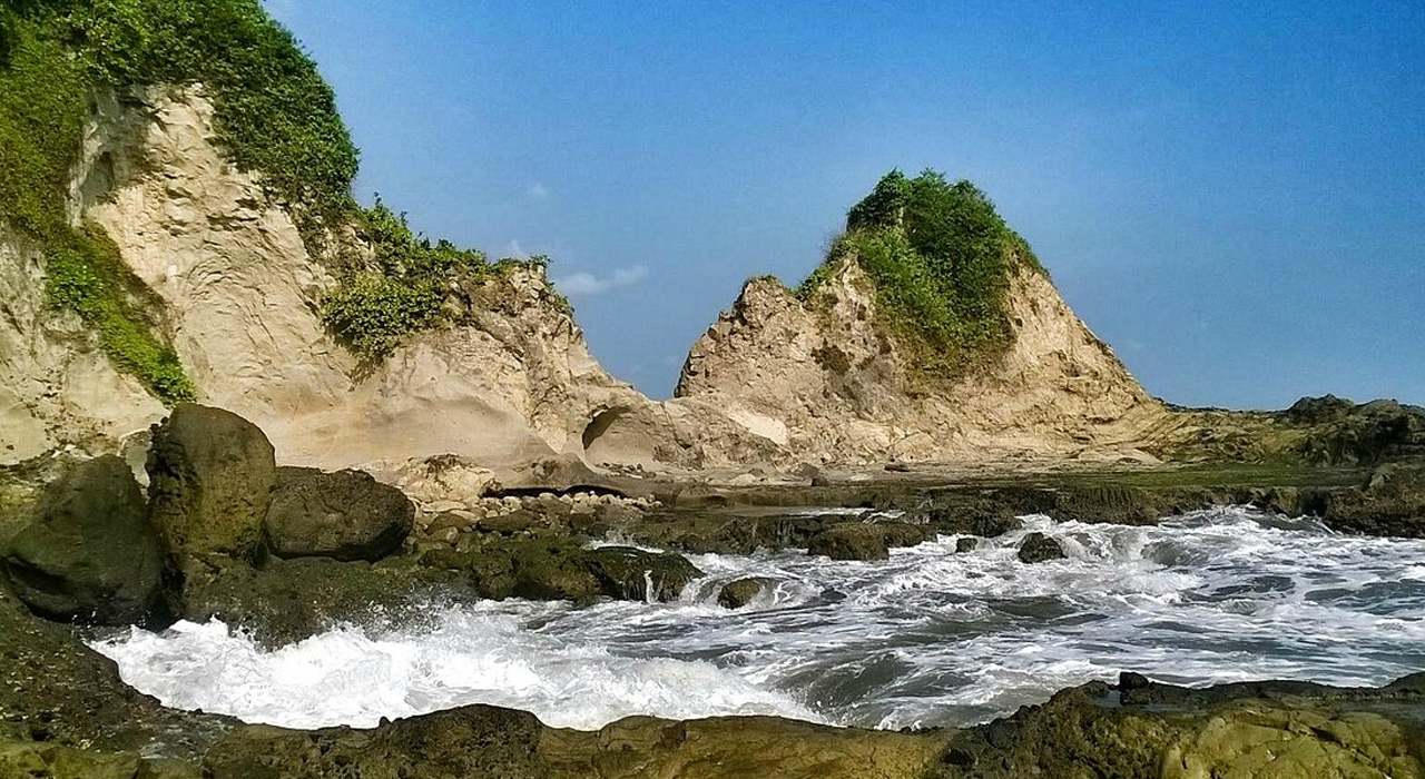Pantai Karang Nini, Wisata yang Wajib Dikunjungi di Jawa Barat