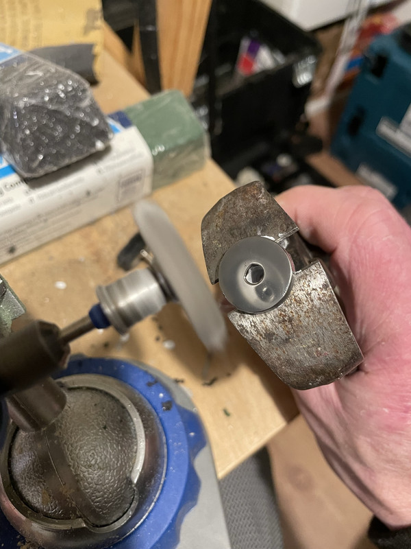 15761F84-4B0D-4A2C-B307-81505AF037F7