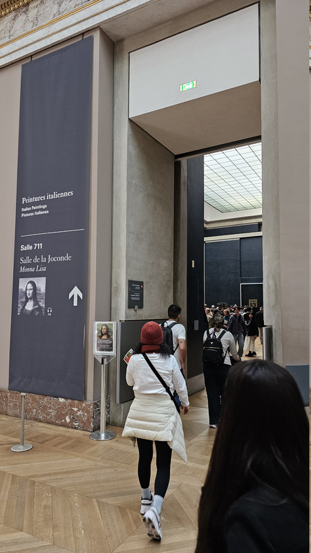 在大畫廊拍攝蒙娜麗莎展廳入口